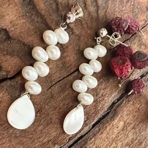 Like New Artisan Pearls Earrings Sterling Cluster White Punch In 5 cms Bridal